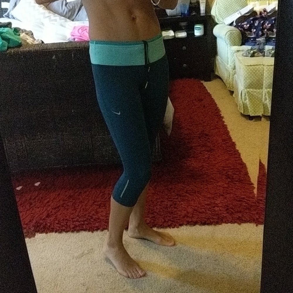 Nike epic lux cropped tight